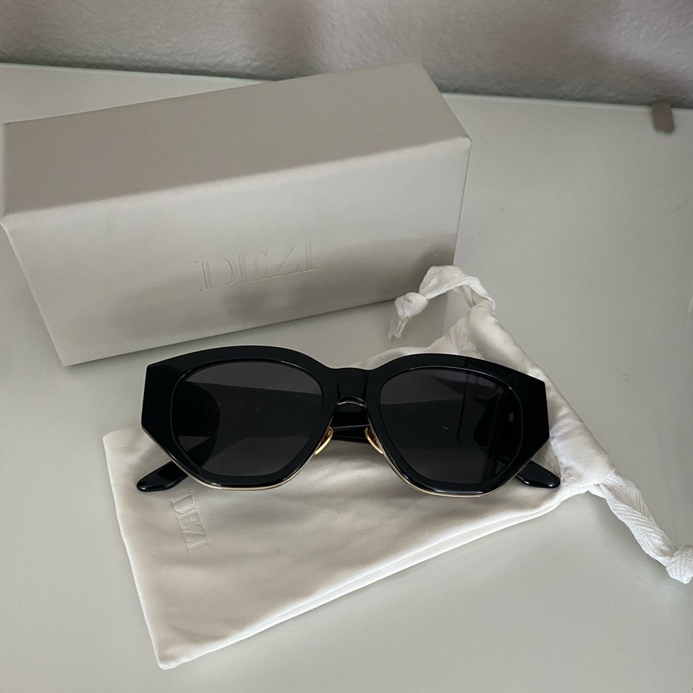 Dezi Charge It Sunglasses
